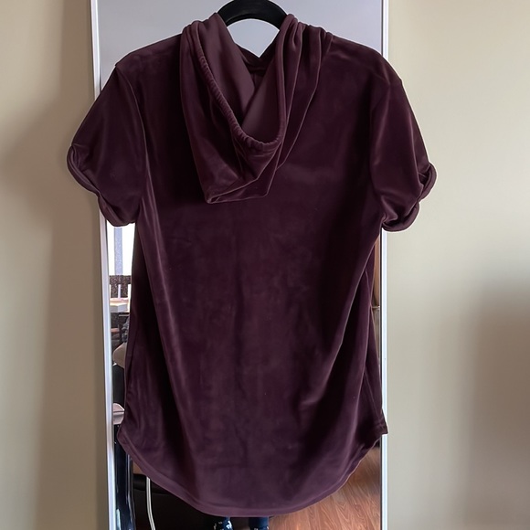 2 for 20$ Rocawear Short Sleeve Hoodie - Picture 3 of 3